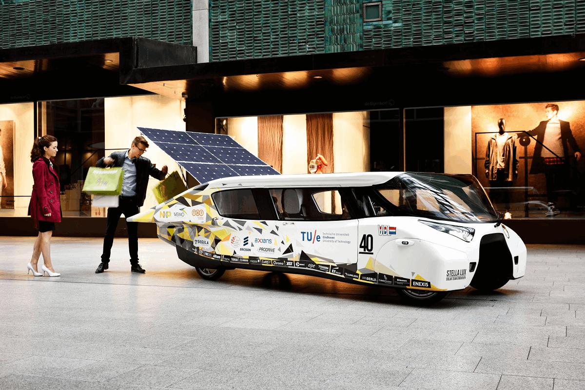 Stella Lux, un coche solar que genera más energía de la que consume